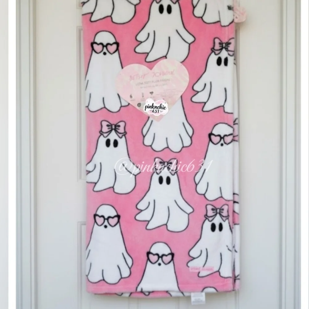 Viral Betsey Johnson Pink Coquette Bow and Sunglasses Plush Ghost Throw Blanket